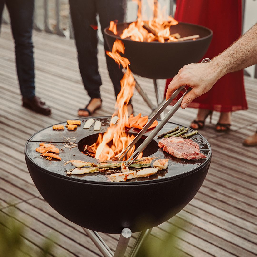 Fire bowl with outlet grill